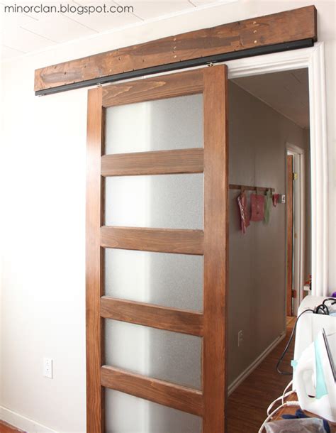 inexpensive DIY sliding door - Phil.tv
