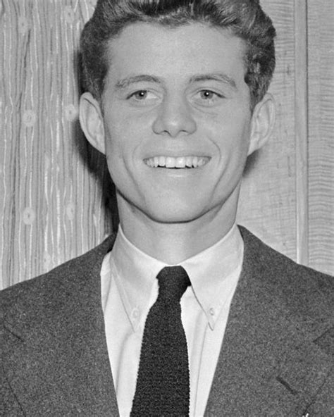 Sari devia - Sari devia added a new photo.