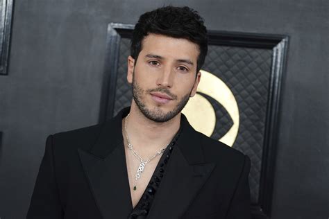 Sebastián Yatra sorprendió con su cambio físico en la portada de Men’s