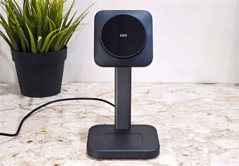 Esr Qi2 3 In 1 Wireless Charging Station Review Sleek And Solid Cult