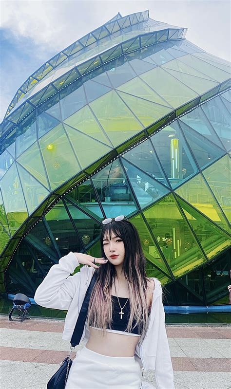 Hình ảnh đời thường cá tính của Hot girl làng Wushu