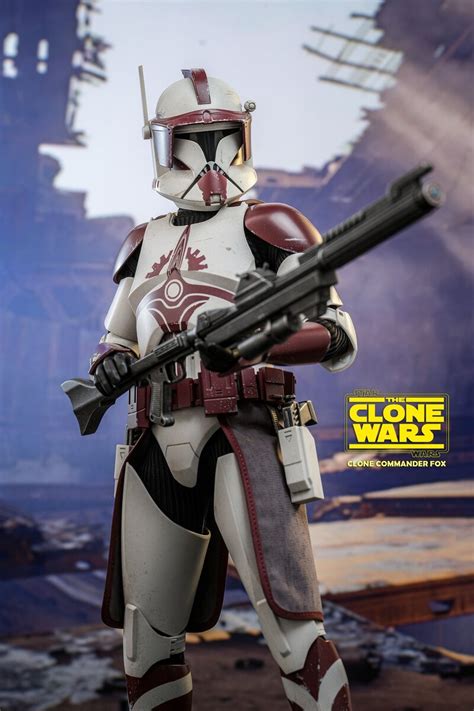 Hot Toys Star Wars The Clone Wars 1 6th Scale Clone Commander Fox Collectible Figure Image
