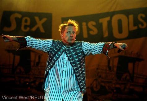 John Lydon Fostul Solist Al Trupei Sex Pistols Vrea S Reprezinte Irlanda La Eurovision