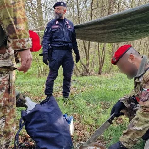 Blitz Nei Boschi Dello Spaccio Dove I Pusher Si Stavano Preparando Per