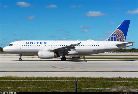 N407UA Airbus A320 232 United Airlines Jeremy Denton JetPhotos