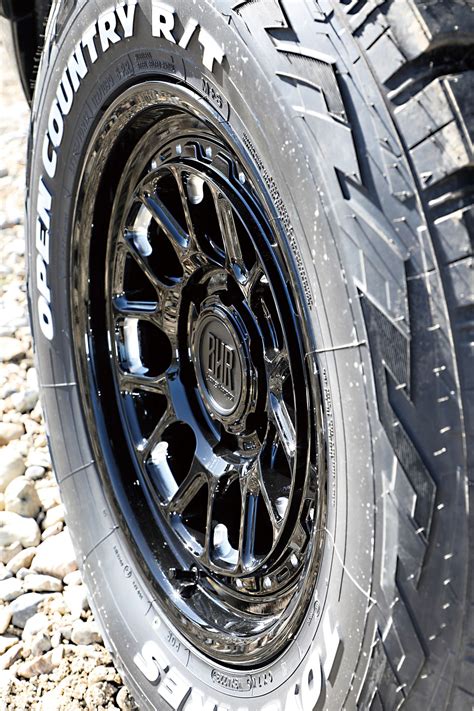 HOT STUFF CORPORATIONBARKLEY HARDROCKシリーズに 種類目のNEWデザインHURON ヒューロン が登場 WDやSUVのパーツなら WD