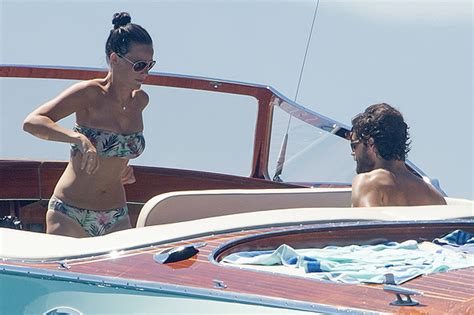 Каникулы принца Карла-Филиппа шведского и Софии Хеллквист в Сен-Тропе ...