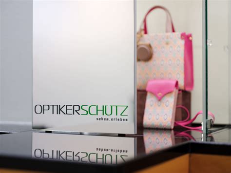 Trockene Augen am Arbeitsplatz? – Optiker Schutz