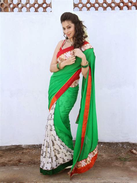 Raai Lakshmi Hot Navel Photos From Aranmanai Spicy Photo Gallery And Latest Movie Updates