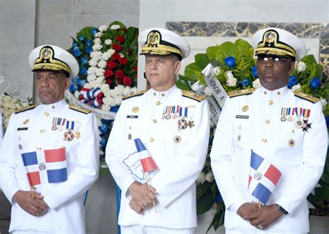 Armada Rinde Homenaje A Los Padres De La Patria Aerotemas