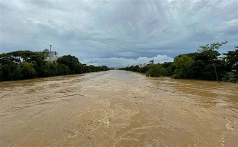 Em estado de alerta nível do Rio Tubarão atinge 4 93 metros acima do