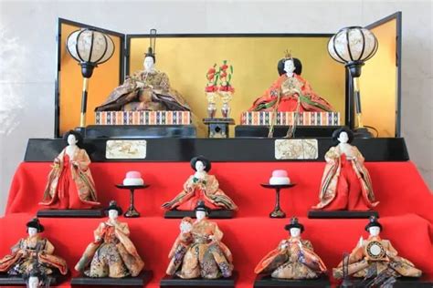 hina matsuri traditions  doll displays  girls day  japan