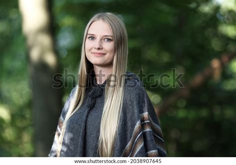 Blonde german girl 图片库存照片和矢量图 Shutterstock