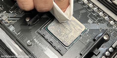 How To Clean Thermal Paste Off CPU Safely And Reapply