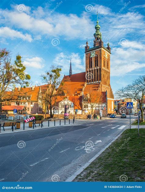 Sanct Catherine Gotisk Kyrka För S I Den Gamla Staden Av Gdansk Polen Redaktionell
