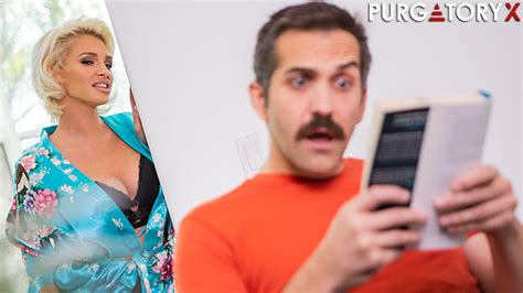 PURGATORYX Gorgeous busty blonde Charli Phoenix fucks her husband s friend Vidéos Porno