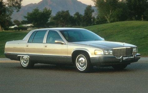 1996 Cadillac Fleetwood Review & Ratings | Edmunds