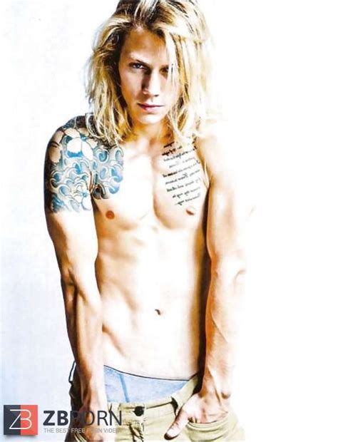 Simba Magnificent Model ZB Porn