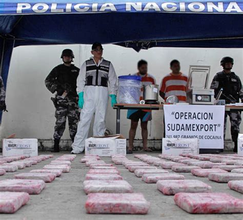 Polic A De Ecuador Incauta Toneladas De Droga Que Iban A Espa A