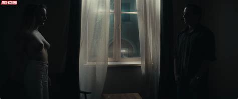 Naked Hanna Hilsdorf In Free Country