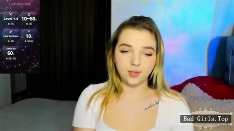 Big Ass And Big Tits Petite Blonde Teen Teasing Show