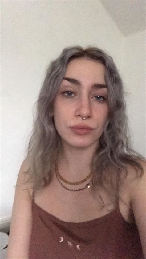 Hair Disaster Basically My Roots Had Grown In Nicely With My Platinum Blonde I Dyed It