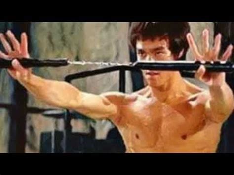 Bruce Lee Nunchucks Photo s 2019 - YouTube | Bruce lee, Martial artist ...