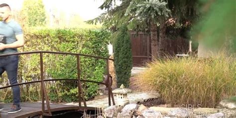 Big Butt Clementine Marceau Rims The Courier And Gets Anal Tnaflix