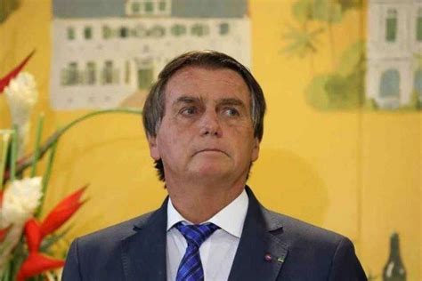 Bolsonaro fala em ditadura e anuncia que nos próximos dias algo vai