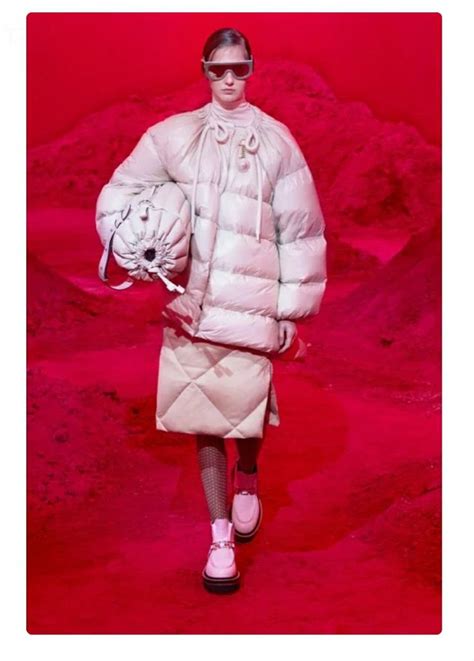 Pin by Violetta Rakityanskaya on пальто | Ready to wear, Moncler, Warm ...