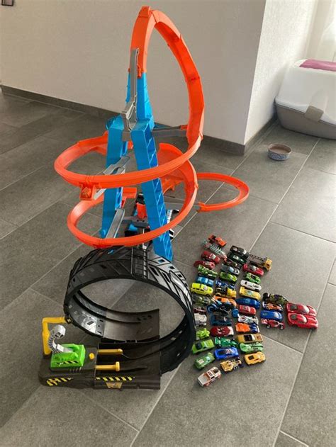 Hot Wheels Lupingbahn Viele Autos Gebraucht In Flawil F R Chf Mit Lieferung Auf Ricardo