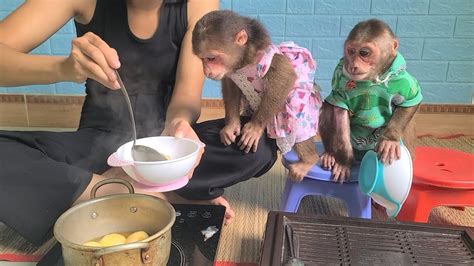 Mimi Kuku Waits For Mom To Cook Delicious Floating Cake Soup YouTube