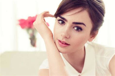 How to Get Perfect Audrey Hepburn Eyebrows!