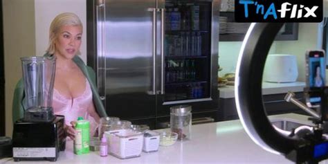 Kourtney Kardashian Bikini Scene In The Kardashians Tnaflix