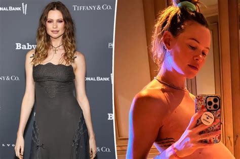Pregnant Behati Prinsloo Strips Down For Nude Bump Update Ahead Of Baby No Statfolio News
