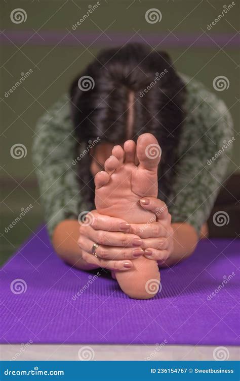 Yoga Female Presents Yoga Poses Stock Image Image Of Guru Poses 236154767