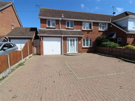 4 Bed Detached House For Sale In Rectory Avenue Rochford Essex Ss4 £