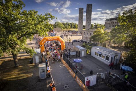 Impressionen Und Eindr Cke Vom Start Beim B Run Berlin Gemeinsamaktiv