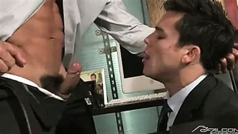 Elevator Play Gay Hunk Man Porn Xhamster