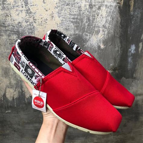 BISA COD SEPATU SLIP ON WAKAI HITAM MERAH NAVY ABU MOTIF CATUR DAN