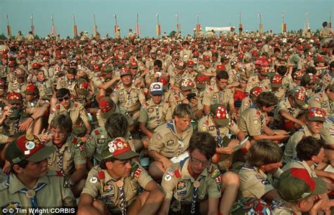 Boy Scouts Propose Lift On Ban Of Gay Members But Still Reject Gay Leaders Daily Mail Online