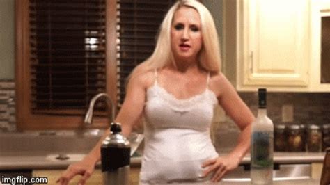 The Con Artist Clip Of With Elle Wood Elle Wood S Amateur MILF Adventures Clips Sale