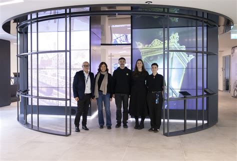 Due studentesse greche a Torino per digitalizzare la storia del gas in