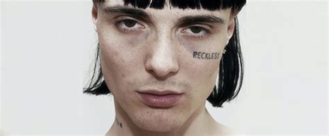 Aime Simone | Der Pop Sänger und Songwriter kommt nach Berlin - What ...