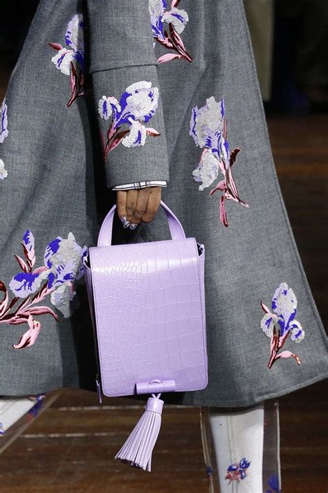 160 лучших сумок Недели моды в Париже | Fashion bags, Fashion, Fashion ...