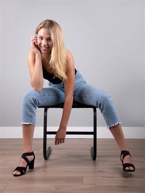 K Lauren Blonde Girl Pose Sitting Glance Bokeh Smile HD Wallpaper Rare Gallery