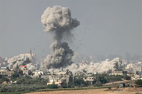 Macron En Israël Et En Cisjordanie Nouveaux Bombardements Israéliens Sur Gaza