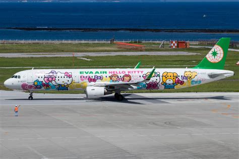 How Is Plane Spotting from Naha (Okinawa) Airport's Observation Decks?