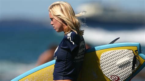 Perdió El Brazo Por El Ataque De Un Tiburón Bethany Hamilton Más De