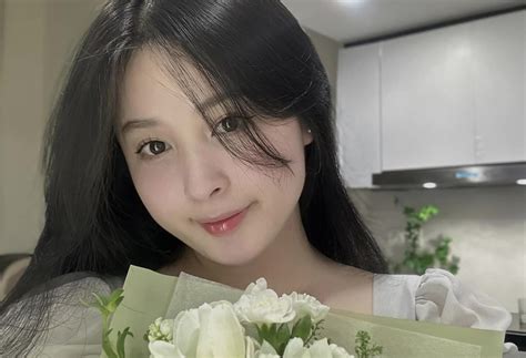 Hot girl Thảo Nari đúng chuẩn gái một con trông mòn con mắt